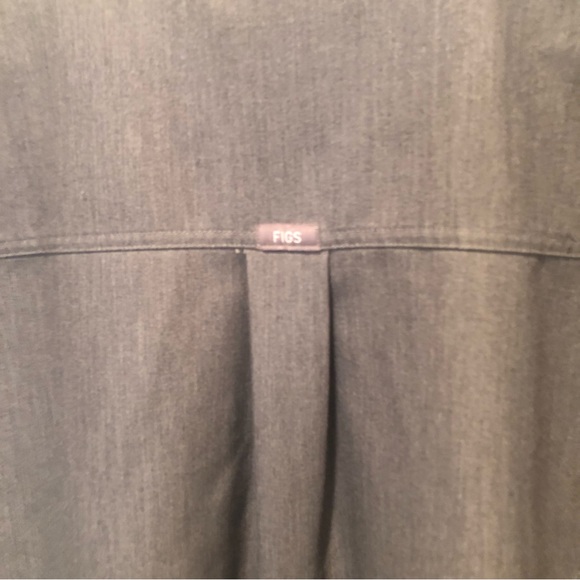 FIGS Graphite Rafaela Oversized Sleeveless Scrub Top Size Medium - Picture 10 of 13